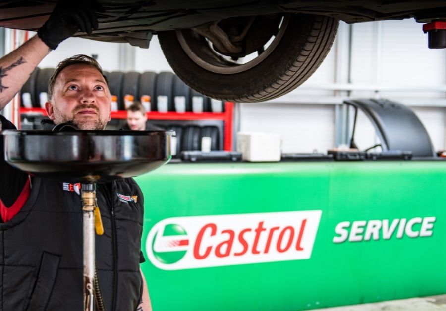 Castrol car servicing in Grantham