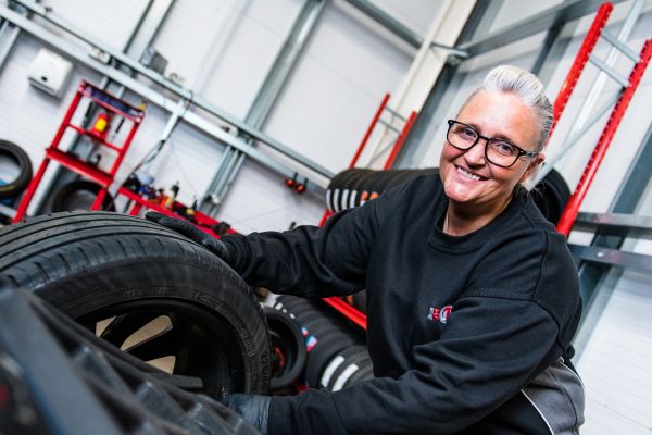 Eden Tyres & Servicing team wheel balance